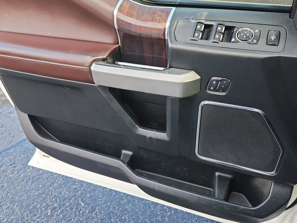 Used 2017 Ford F350 Platinum w/ Platinum Ultimate Package image 6