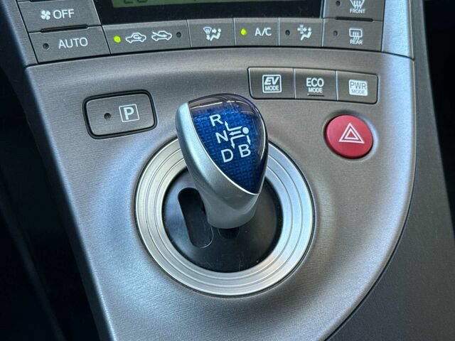 Used 2015 Toyota Prius Two w/ Preferred Accessory Package FWD image 24