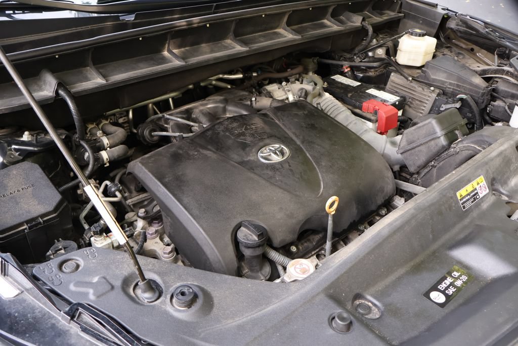 Used 2022 Toyota Highlander XSE FWD image 13