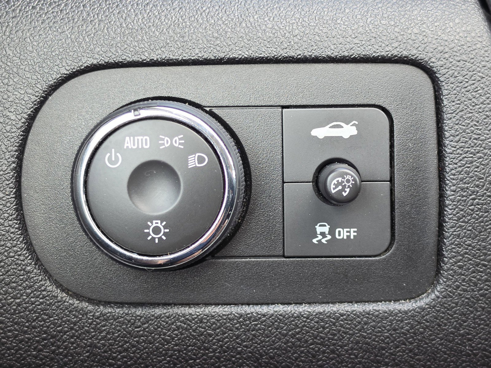 Used 2015 Chevrolet Impala LT w/ LT Sunroof Package FWD image 15