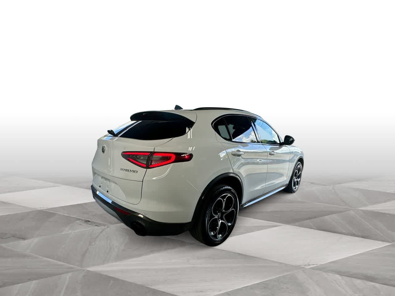 Used 2024 Alfa Romeo Stelvio Ti AWD/4WD image 8