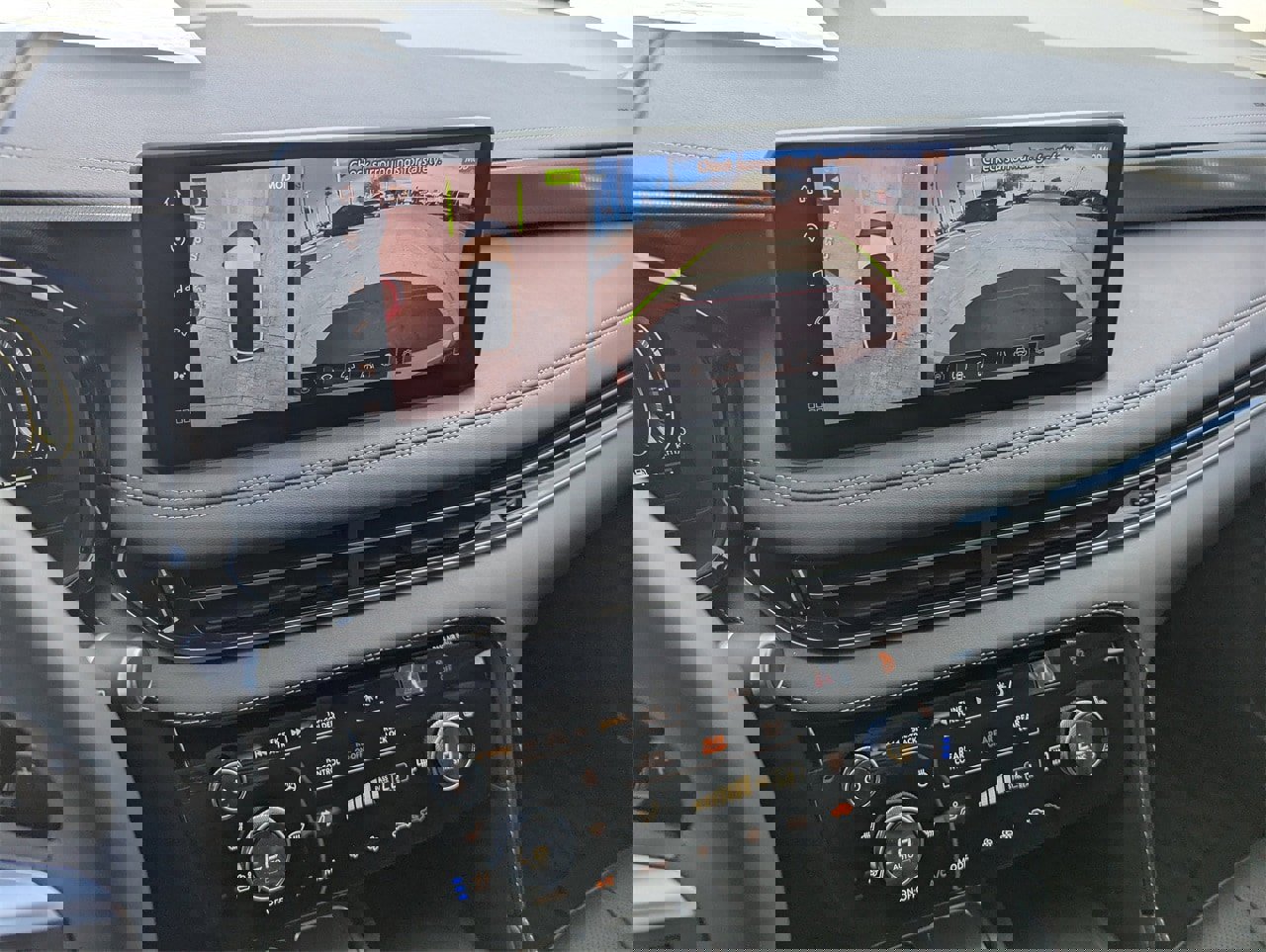 New 2026 INFINITI QX60 Luxe w/ Cargo Package image 15