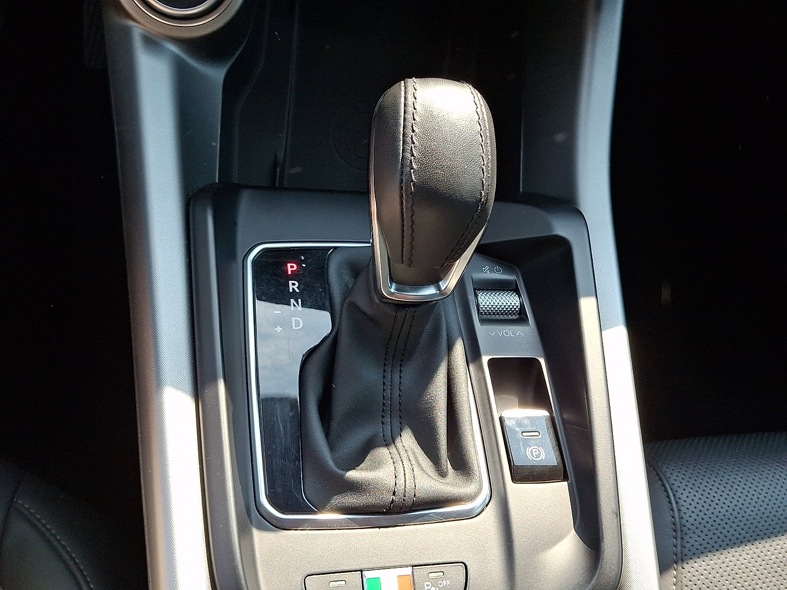 Used 2024 Alfa Romeo Tonale Ti w/ Premium Interior Package AWD/4WD image 14