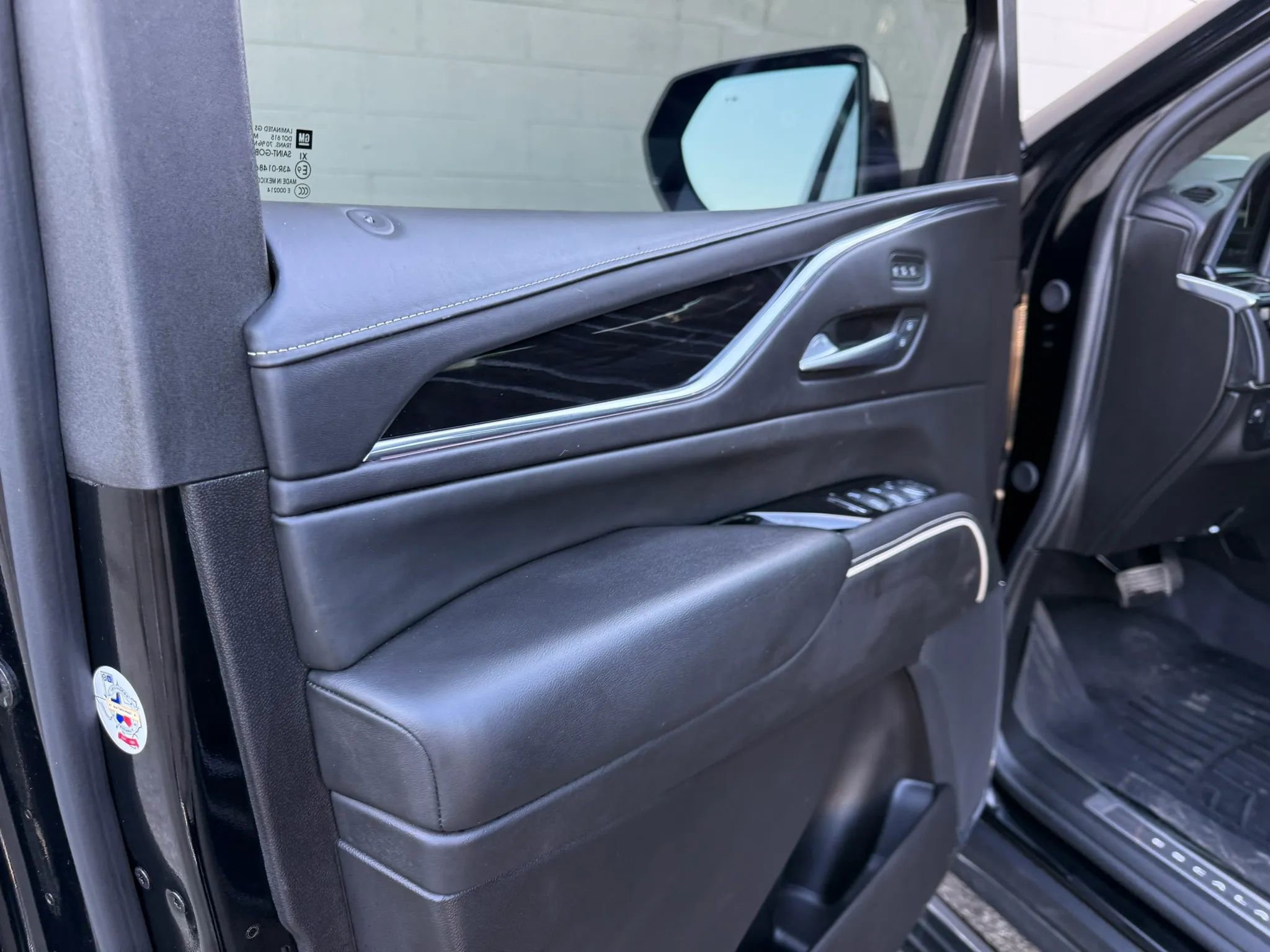 Used 2024 Cadillac Escalade ESV V image 35