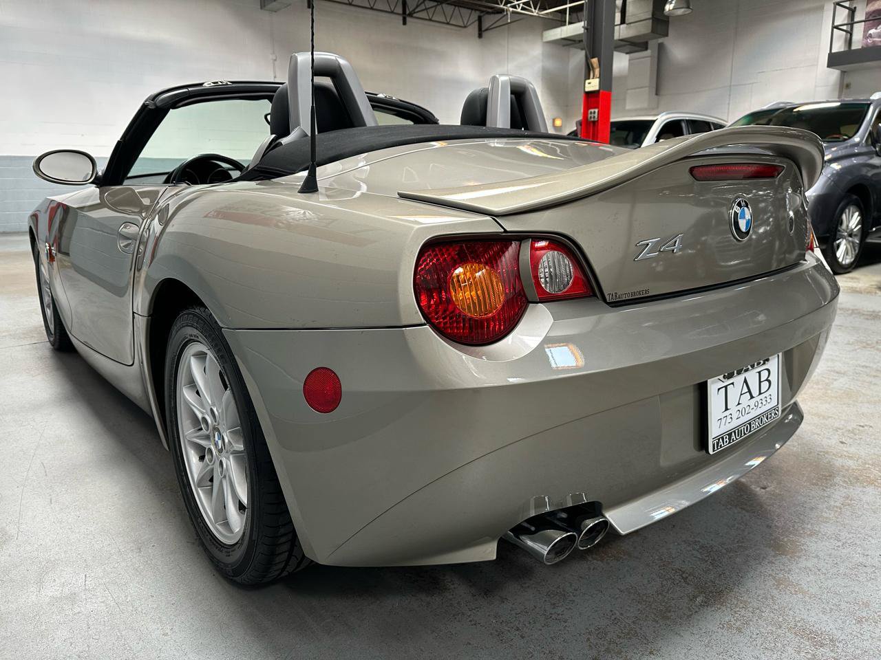 Used 2004 BMW Z4 2.5i RWD image 5