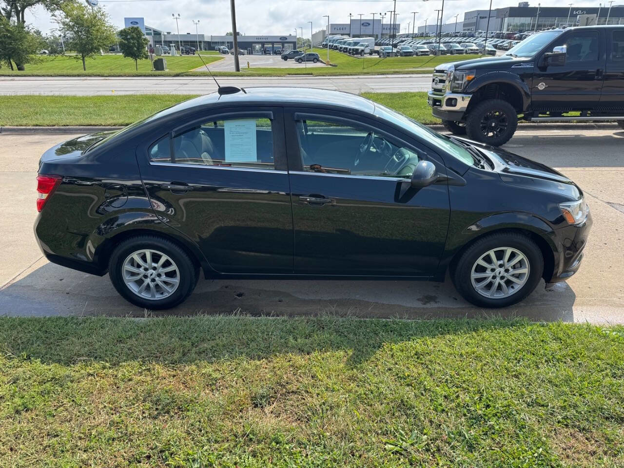 Used 2018 Chevrolet Sonic LT w/ Convenience Package image 6