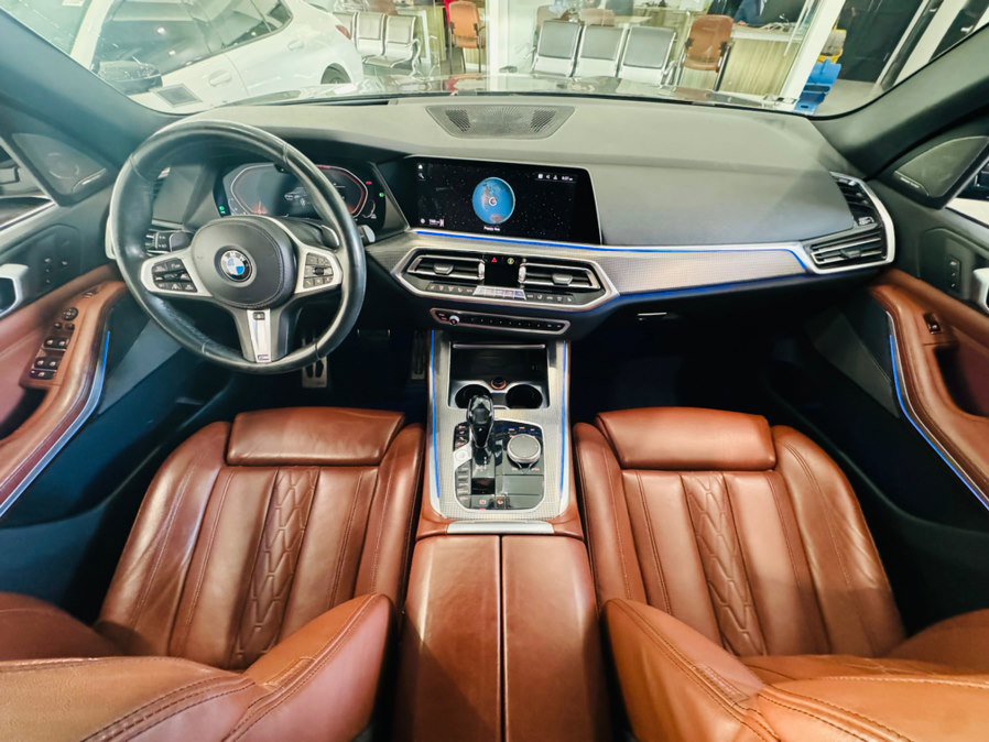 Used 2019 BMW X5 xDrive50i w/ M Sport Package image 25