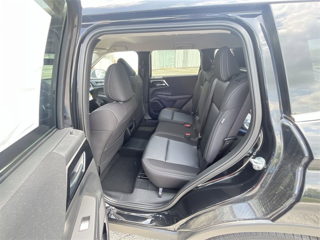 New 2025 Mitsubishi Outlander ES image 21