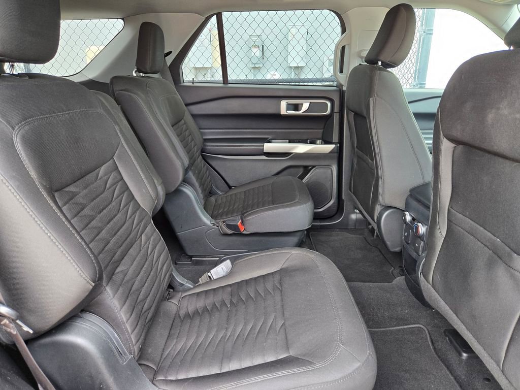 Used 2021 Ford Explorer XLT image 24
