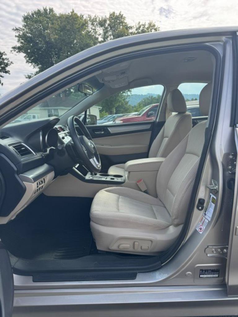 Used 2017 Subaru Legacy 2.5i Premium AWD/4WD image 8