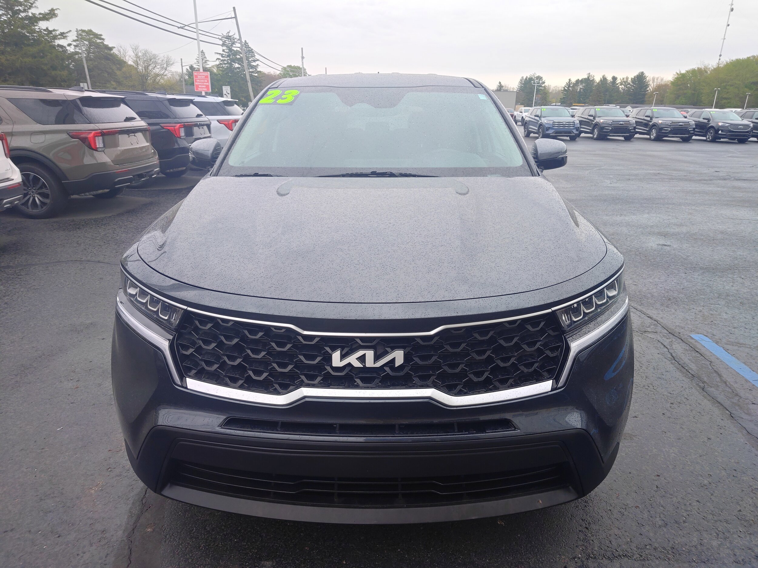 Used 2023 Kia Sorento LX FWD image 3