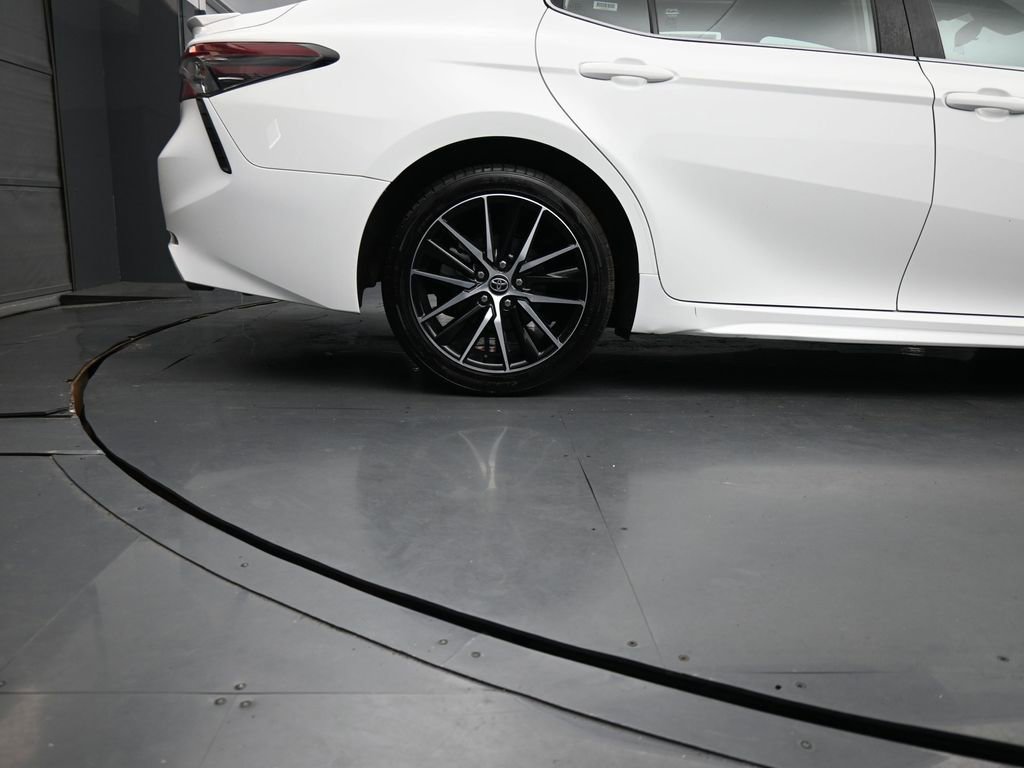 Used 2024 Toyota Camry SE FWD image 10