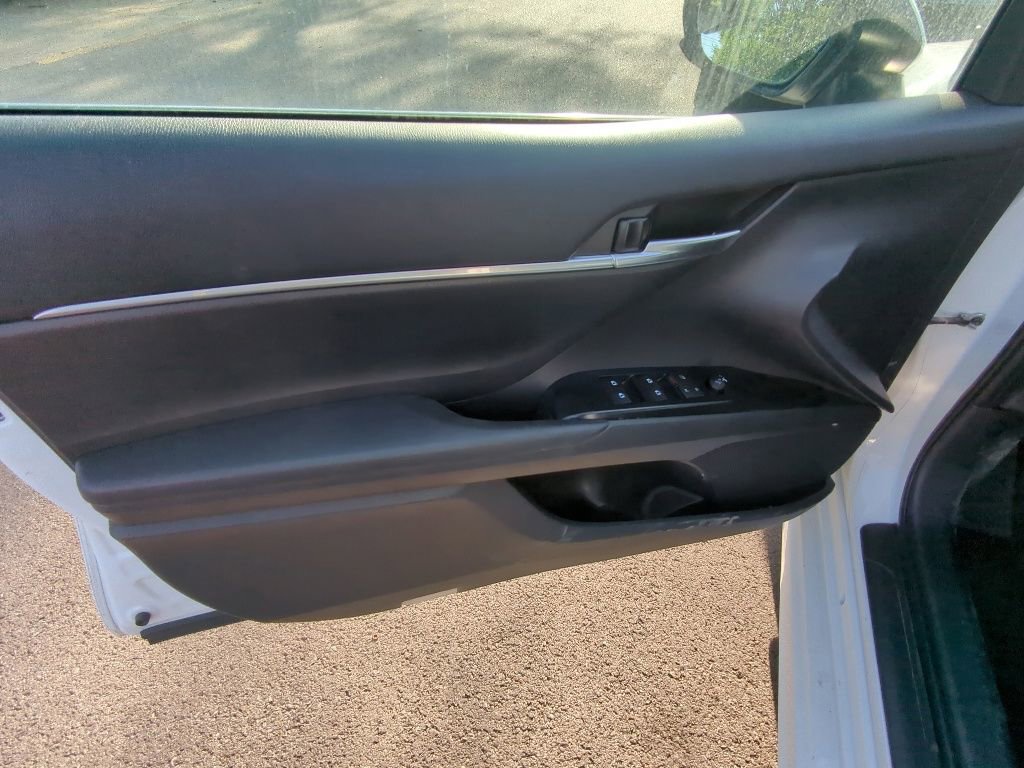 Used 2019 Toyota Camry SE FWD image 8