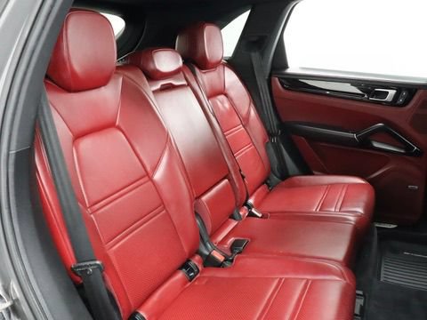Used 2023 Porsche Cayenne AWD/4WD image 38