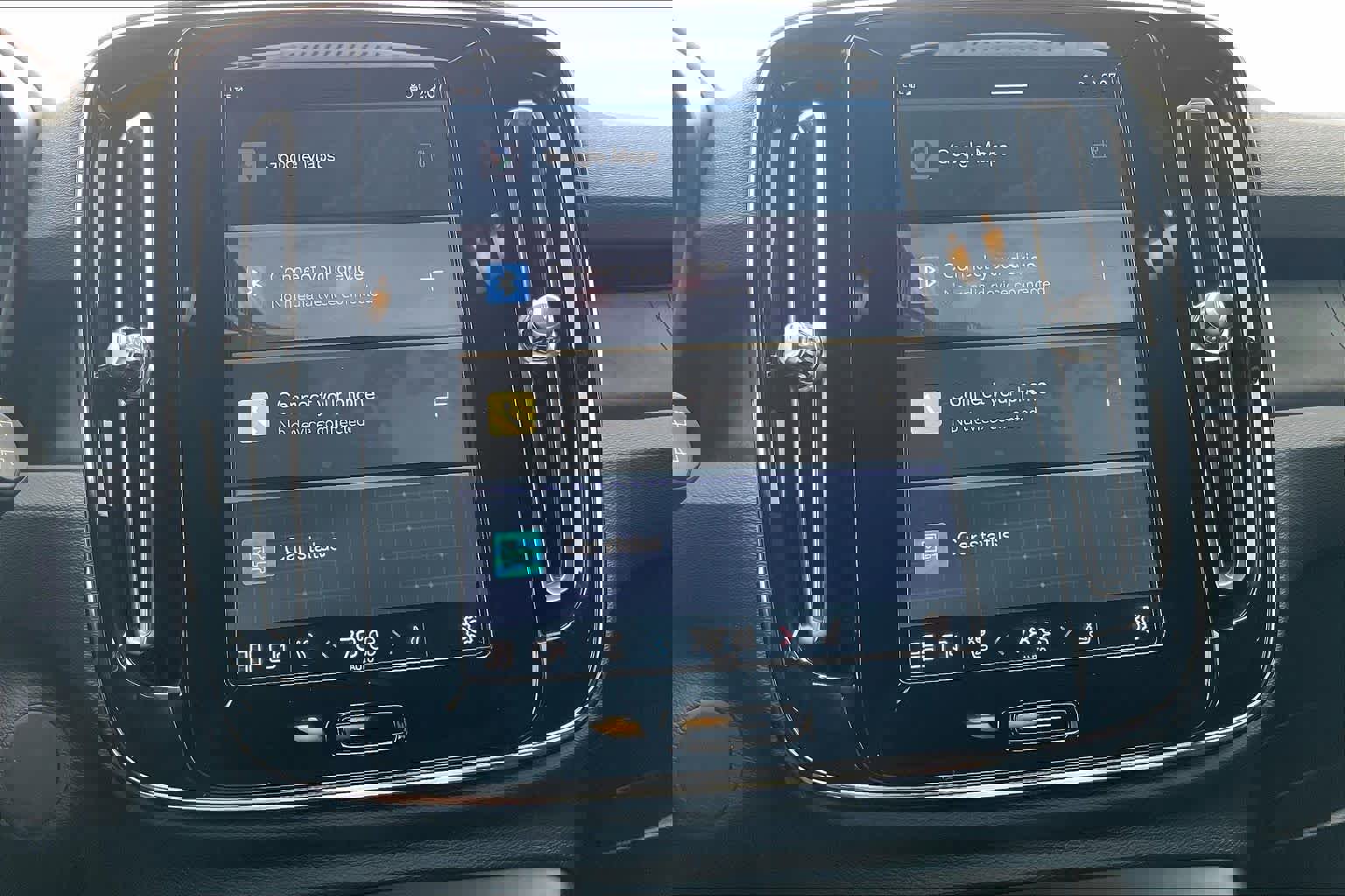 Used 2023 Volvo XC40 Recharge Ultimate image 36