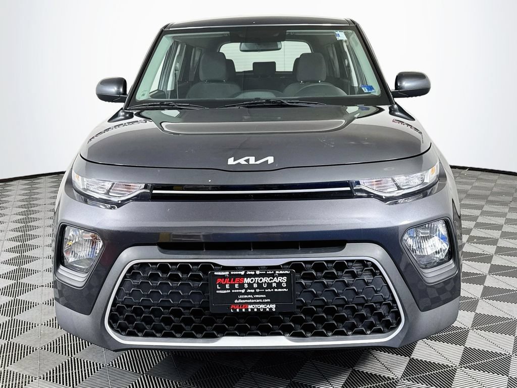 Used 2022 Kia Soul LX FWD image 2