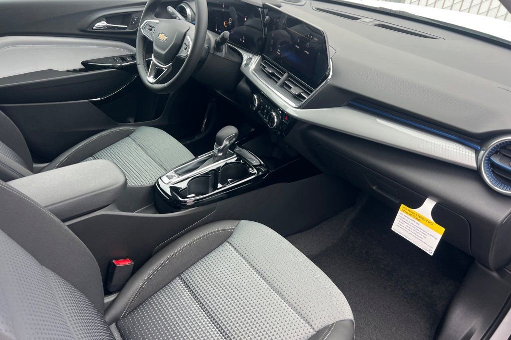 New 2026 Chevrolet Trax LT w/ Driver Confidence Package FWD image 13