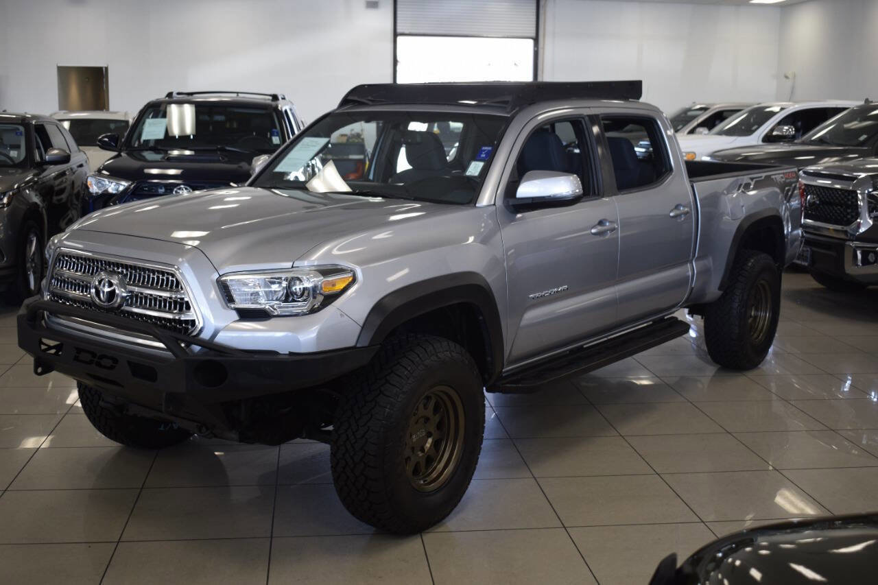 Used 2017 Toyota Tacoma TRD Off-Road image 99