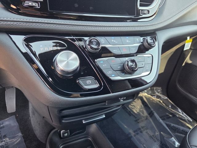 New 2026 Chrysler Pacifica Select FWD image 23