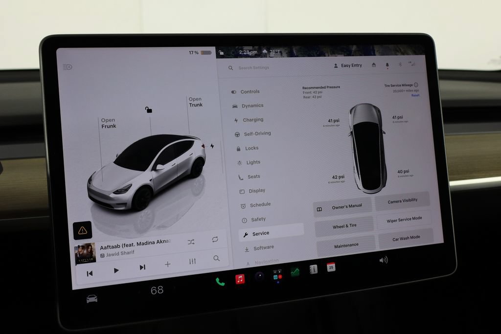 Used 2023 Tesla Model Y Long Range AWD/4WD image 38