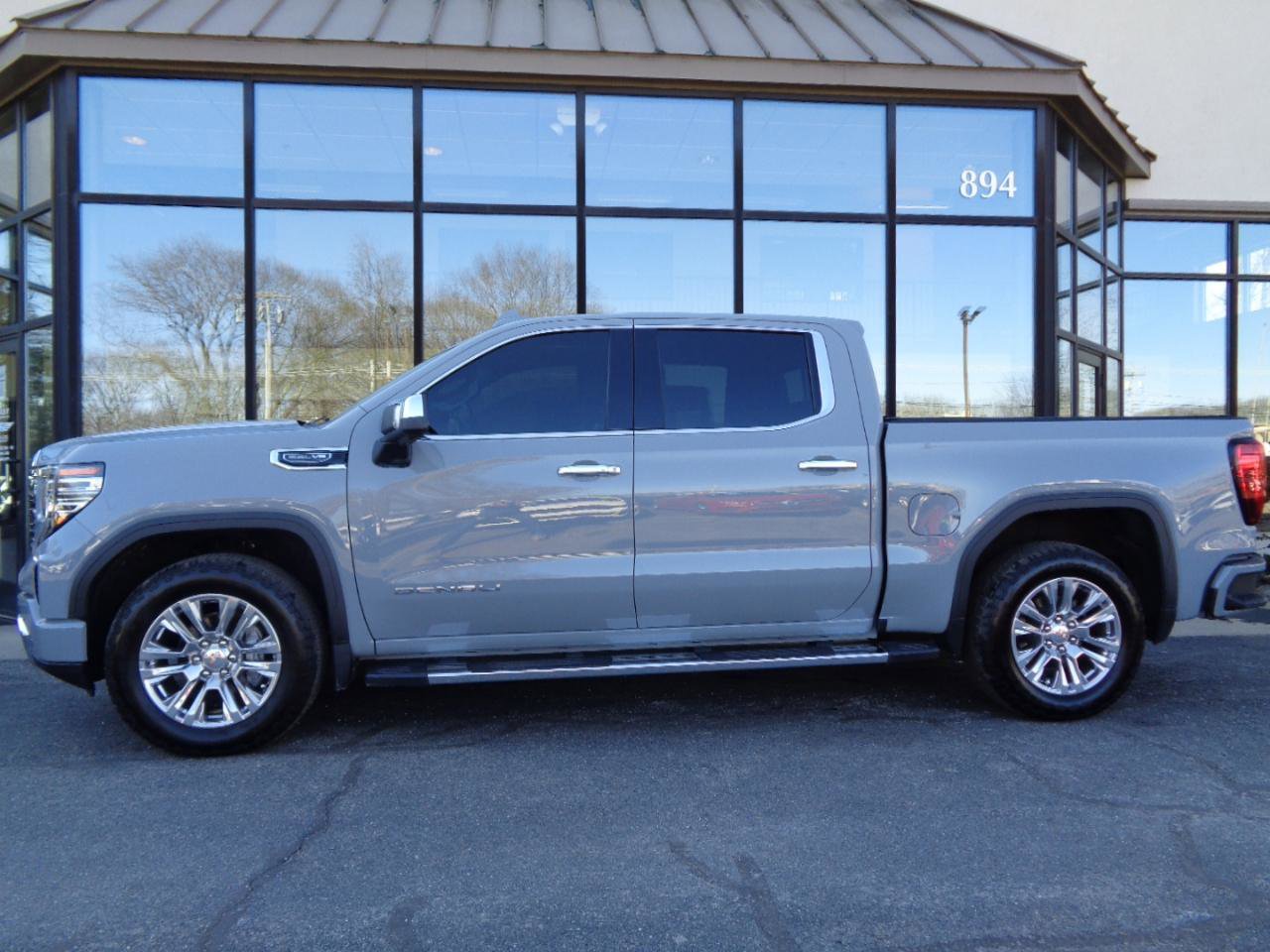 Used 2024 GMC Sierra 1500 Denali image 8