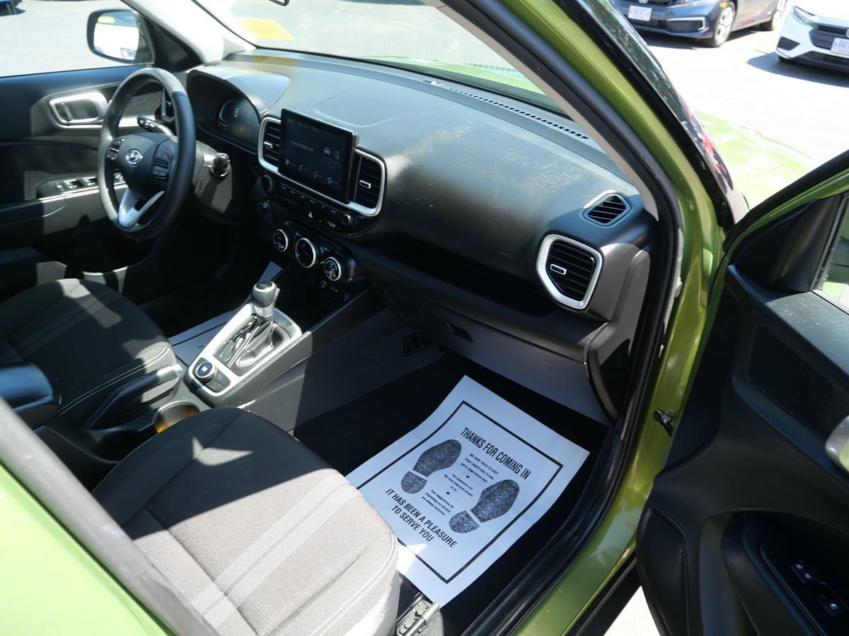 Used 2024 Hyundai Venue SEL FWD image 26