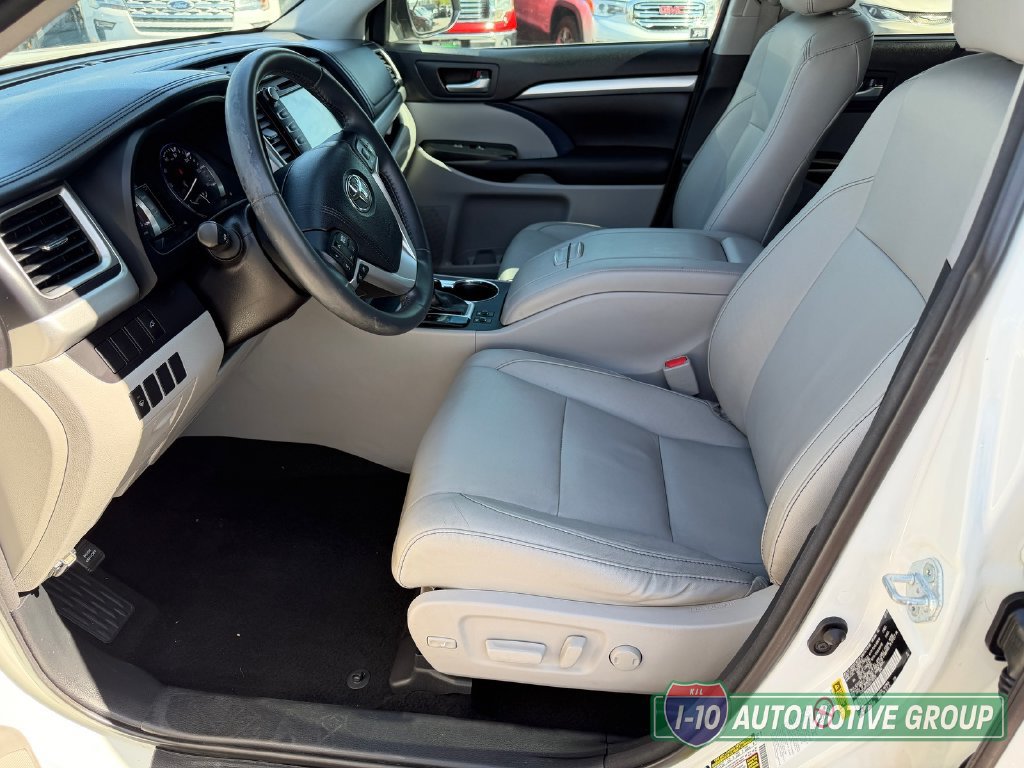 Used 2016 Toyota Highlander XLE AWD/4WD image 14