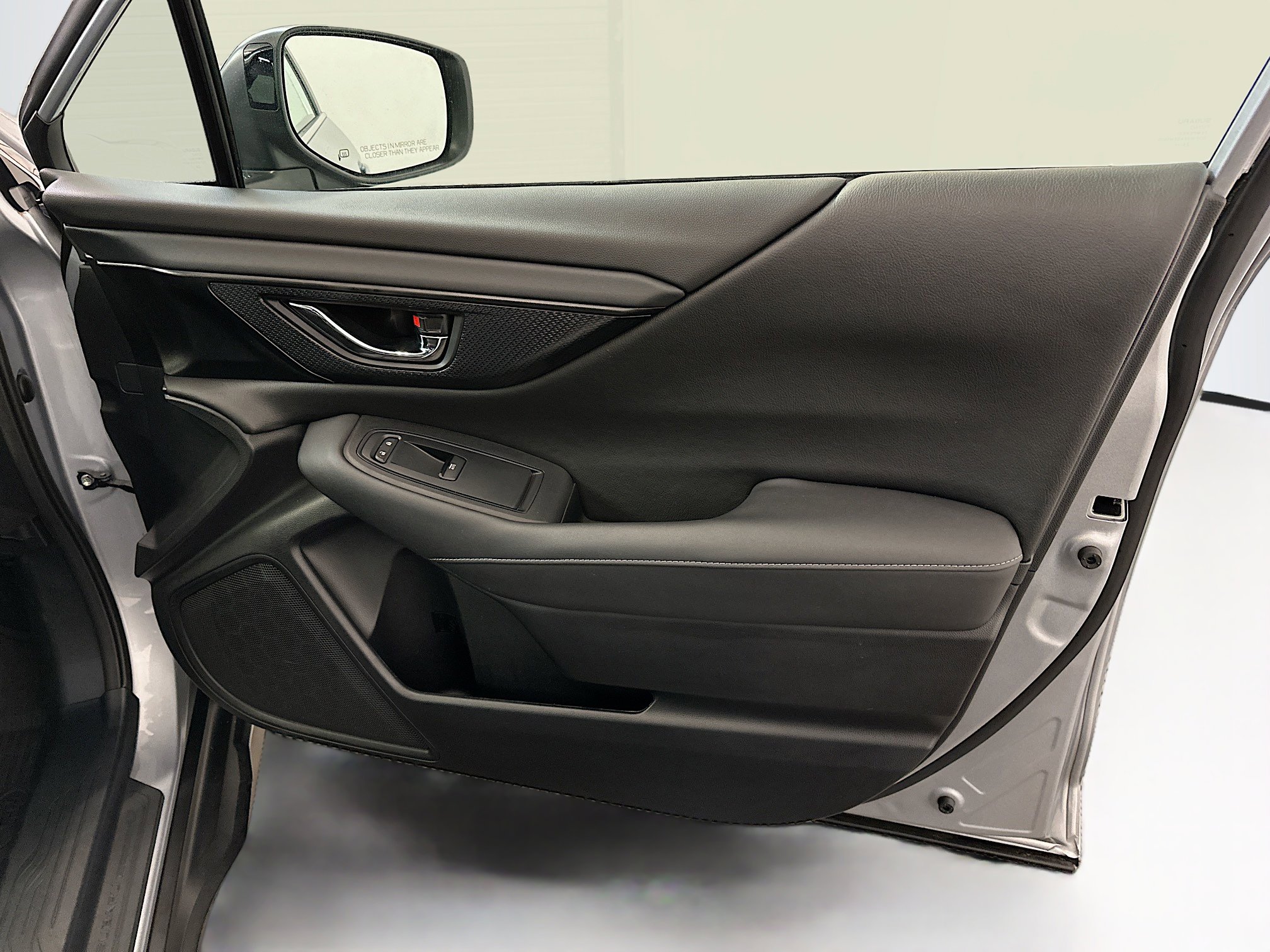 Used 2025 Subaru Outback Premium AWD/4WD image 33