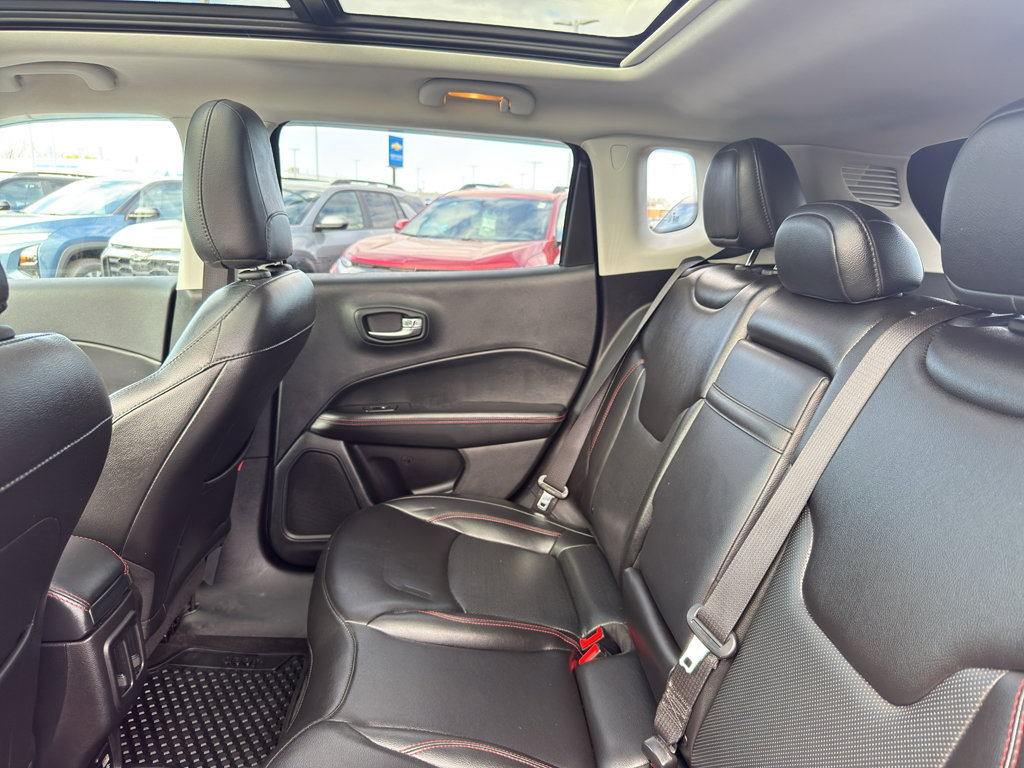 Used 2019 Jeep Compass Trailhawk w/ Leather Interior Group AWD/4WD image 33