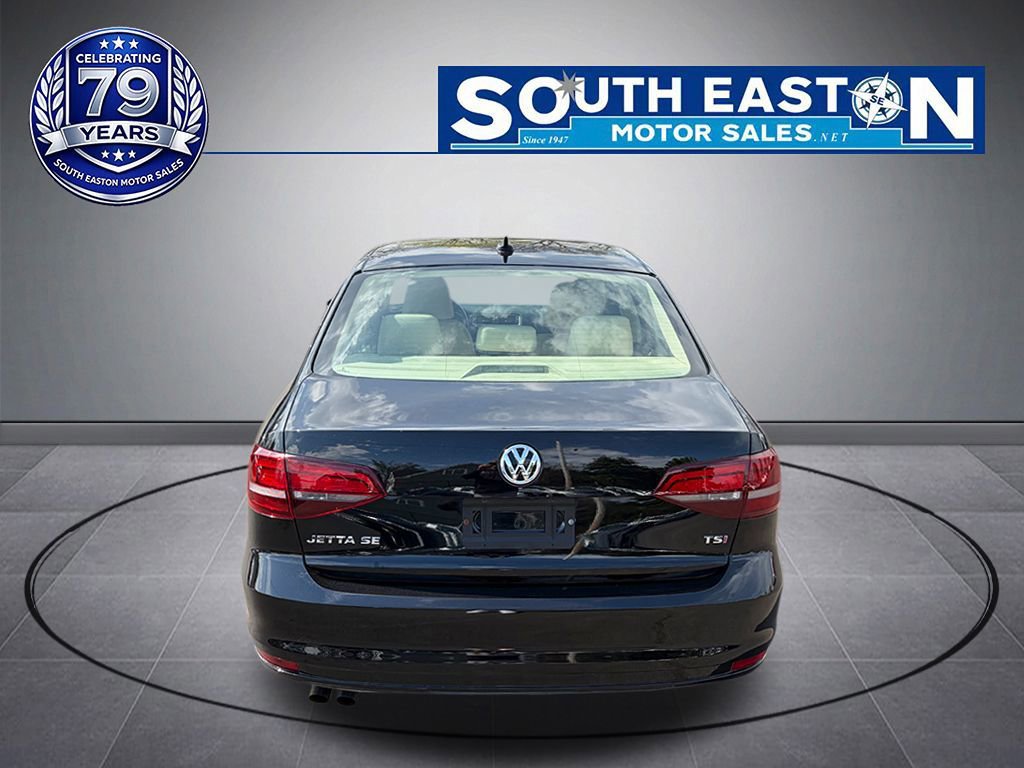 Used 2018 Volkswagen Jetta SE FWD image 4