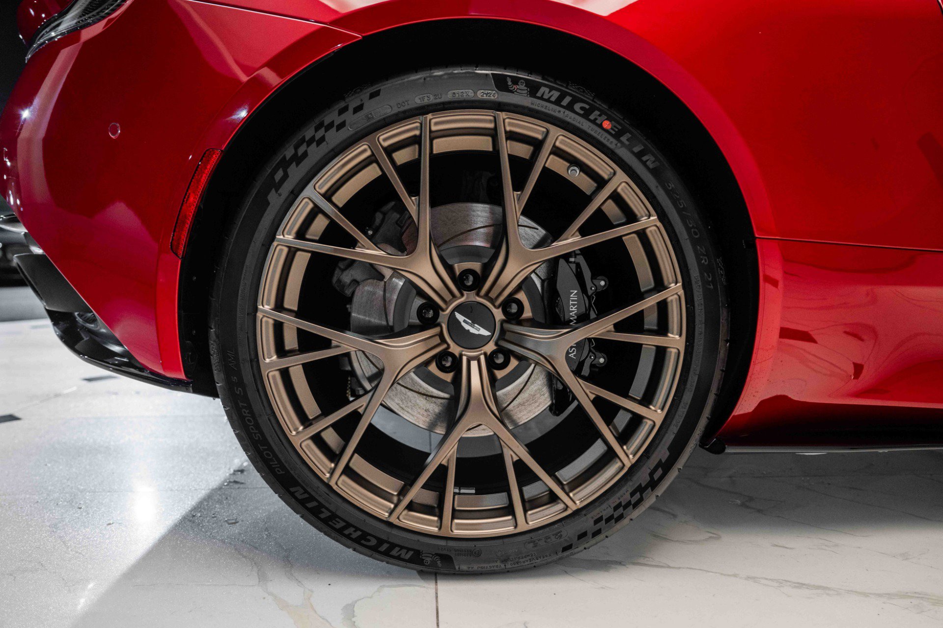 Used 2025 Aston Martin DB12 Convertible image 40