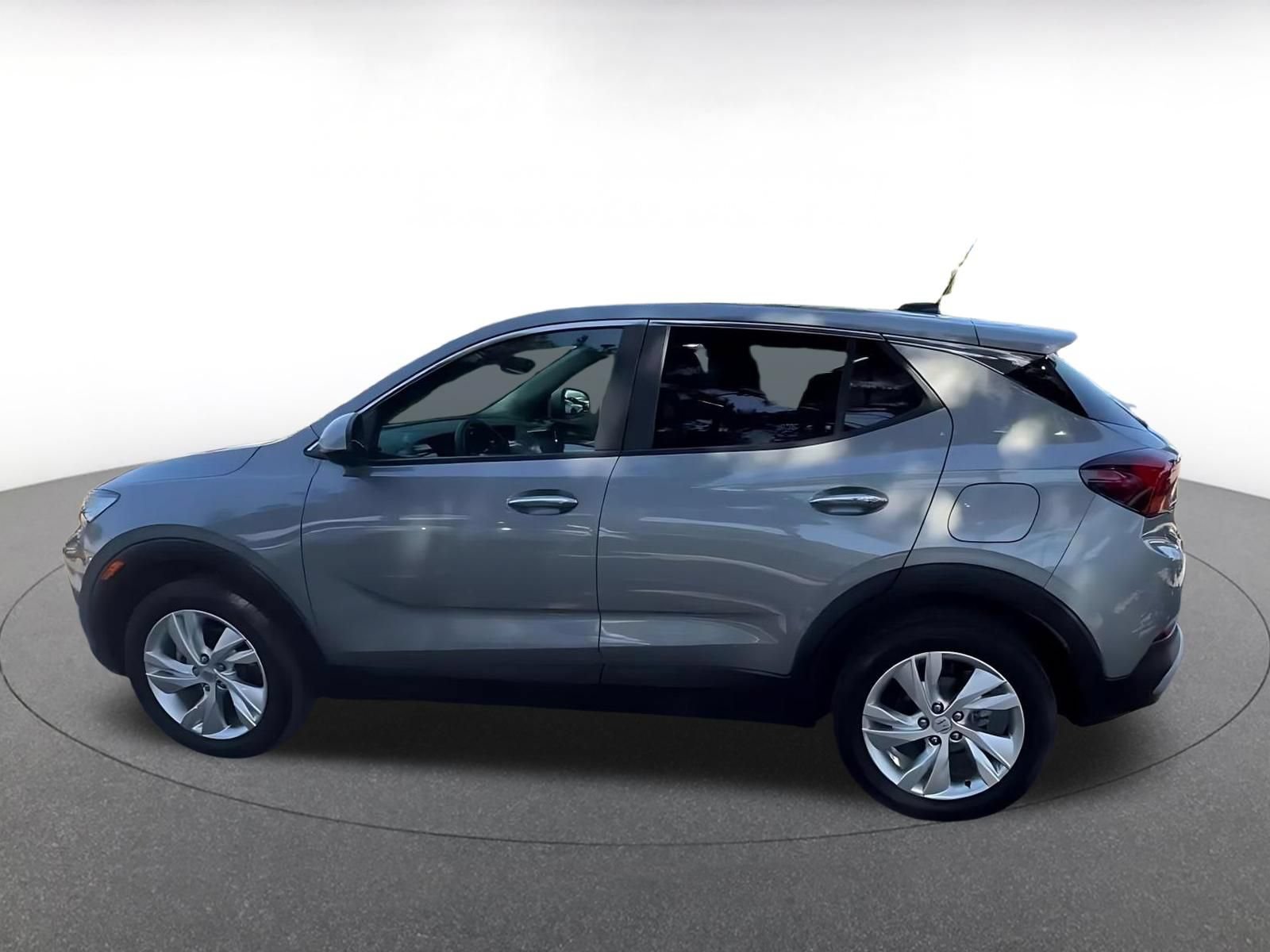 Used 2025 Buick Encore GX Preferred AWD/4WD image 8