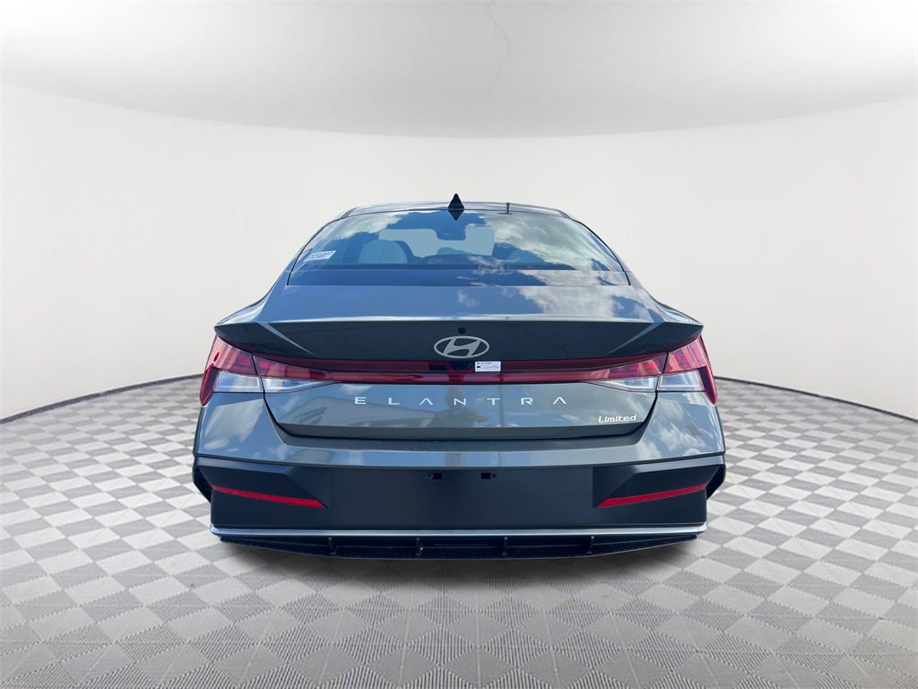 Used 2025 Hyundai Elantra Limited image 6