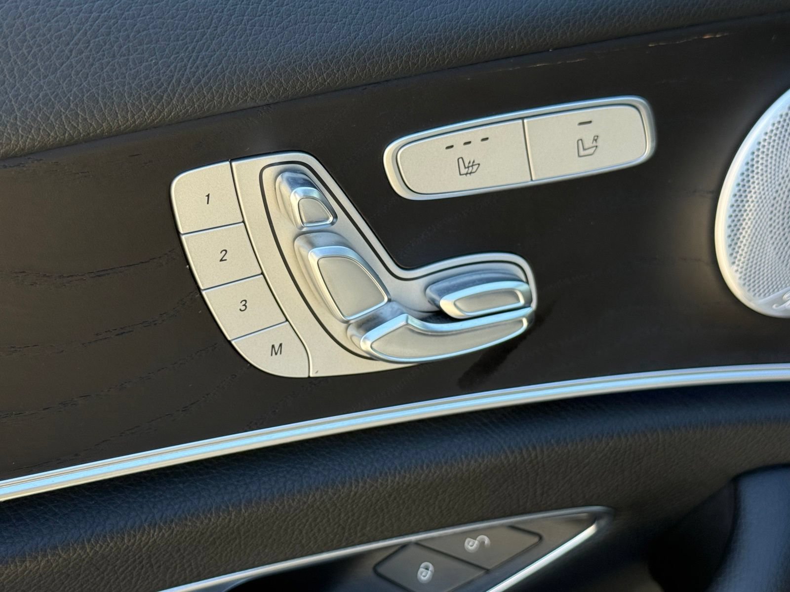 Used 2019 Mercedes-Benz E 300 image 21