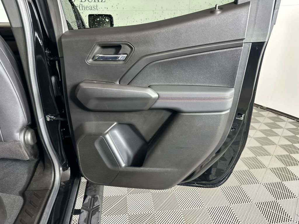Used 2023 Chevrolet Colorado Z71 w/ Z71 Convenience Package 2 image 16