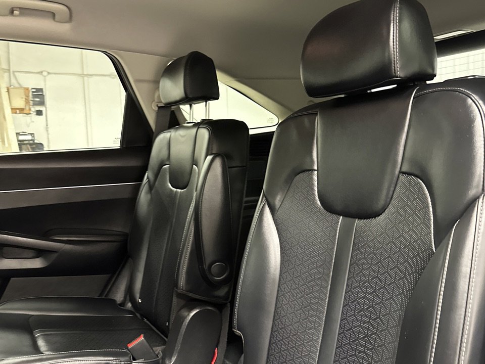 Used 2023 Kia Sorento EX image 13