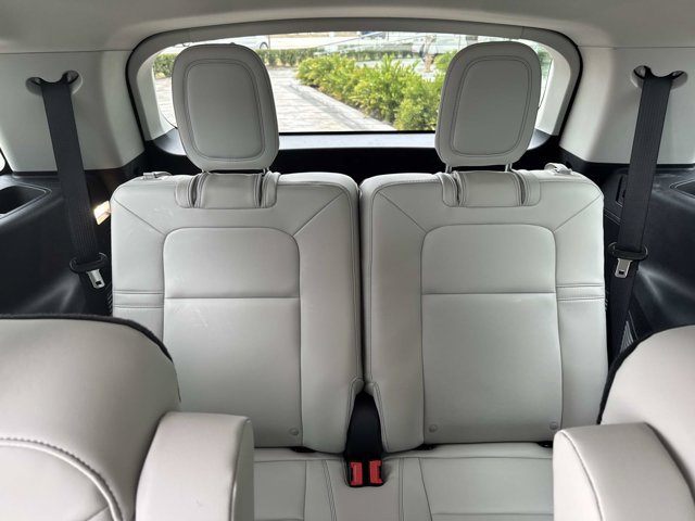 New 2026 Lincoln Aviator 2WD w/ Jet Appearance Package image 23