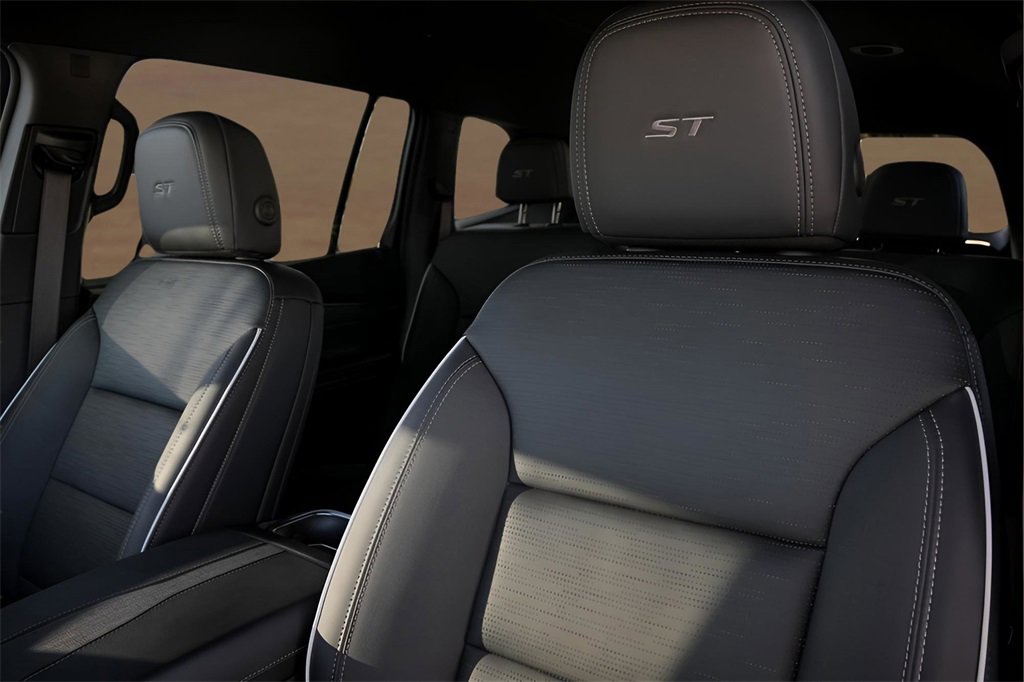 Used 2025 Buick Enclave Sport Touring w/ Power Package image 11