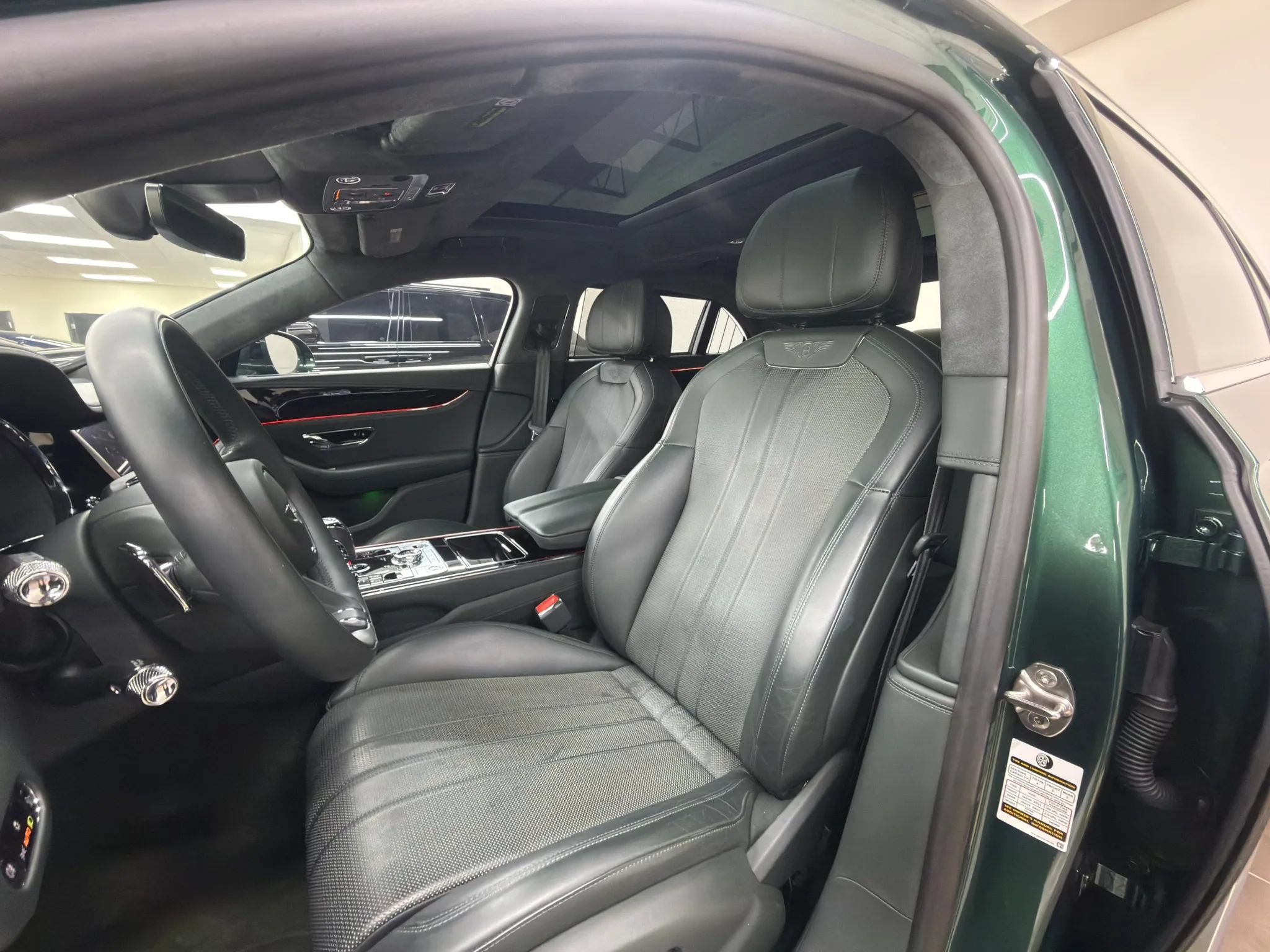 Used 2022 Bentley Flying Spur V8 AWD/4WD image 33