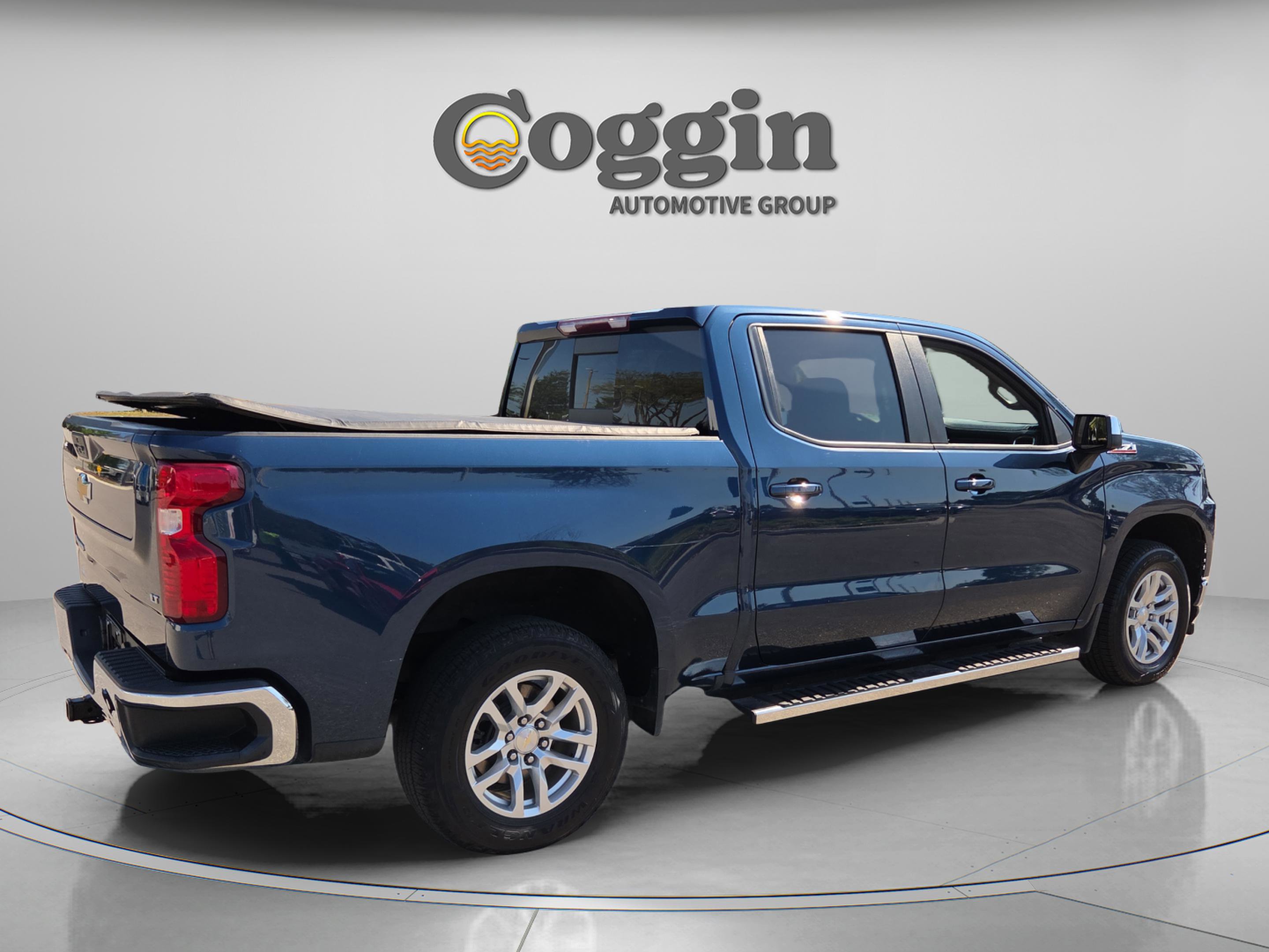 Certified 2021 Chevrolet Silverado 1500 LT w/ Z71 Off-Road Package AWD/4WD image 5