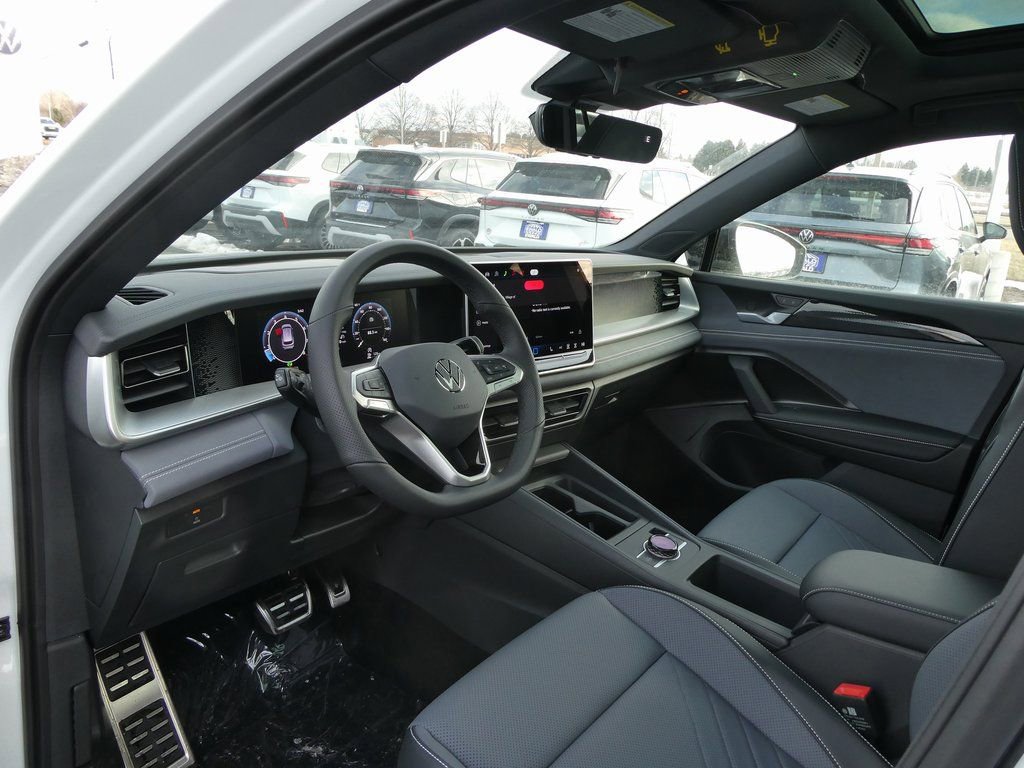 New 2026 Volkswagen Tiguan SE R-Line AWD/4WD image 24
