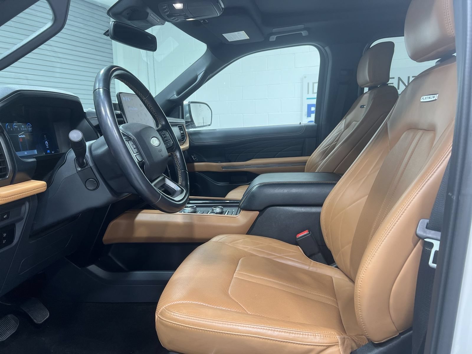 Used 2023 Ford Expedition Platinum AWD/4WD image 11