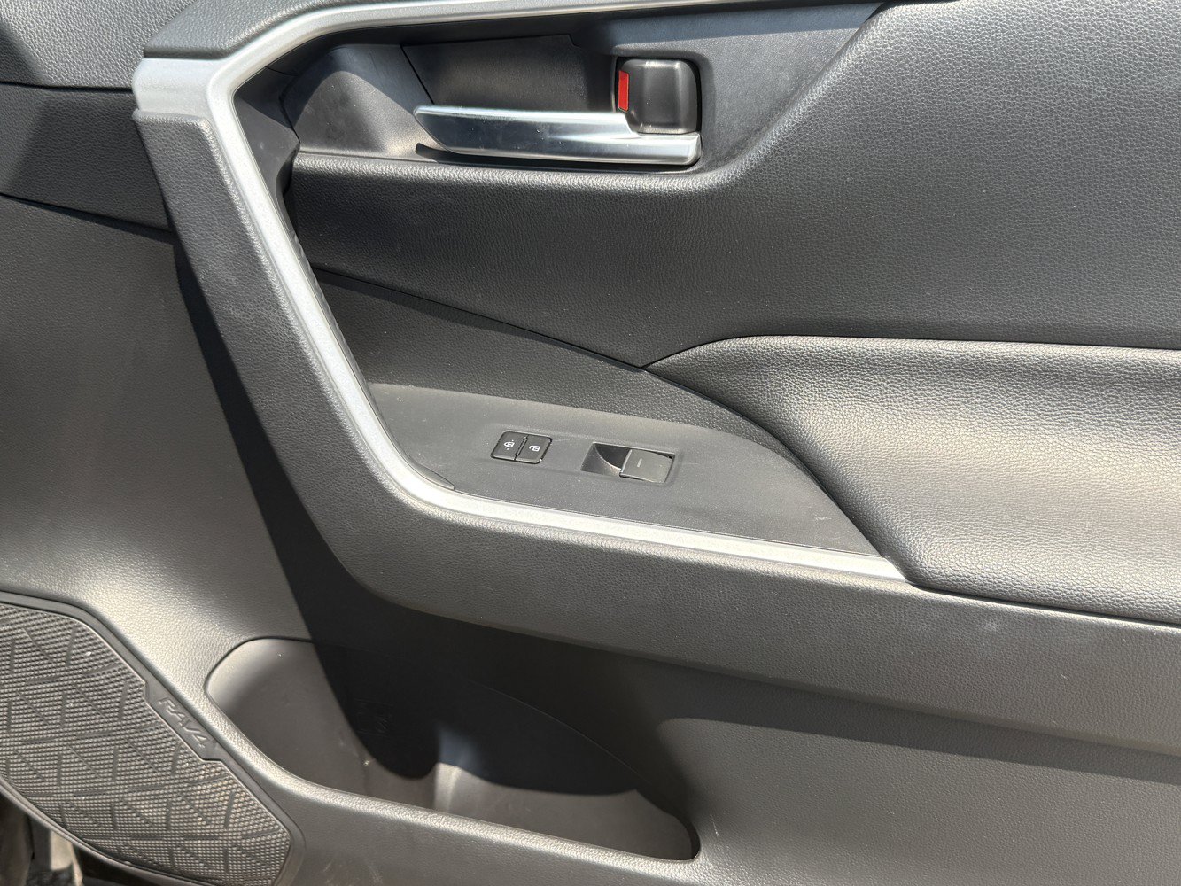 Used 2023 Toyota RAV4 XLE Premium AWD/4WD image 27