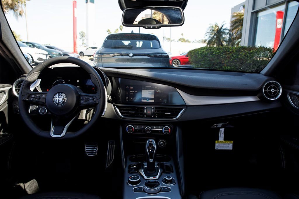 New 2026 Alfa Romeo Giulia w/ Driving Assist Package RWD image 31