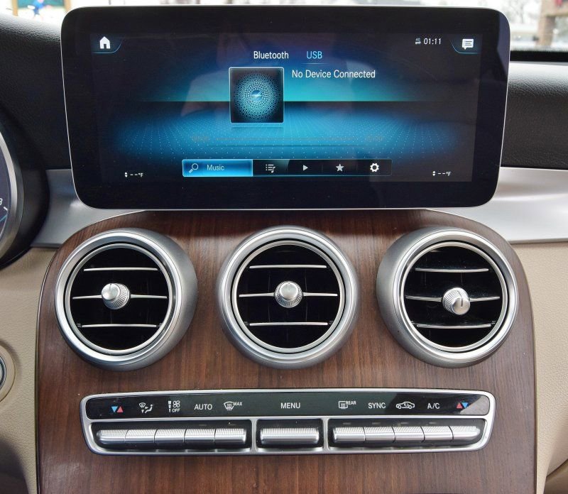 Used 2022 Mercedes-Benz GLC 300 4MATIC w/ Premium Package Lite image 28