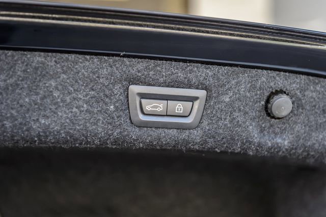 Used 2018 BMW 540i xDrive AWD/4WD image 12