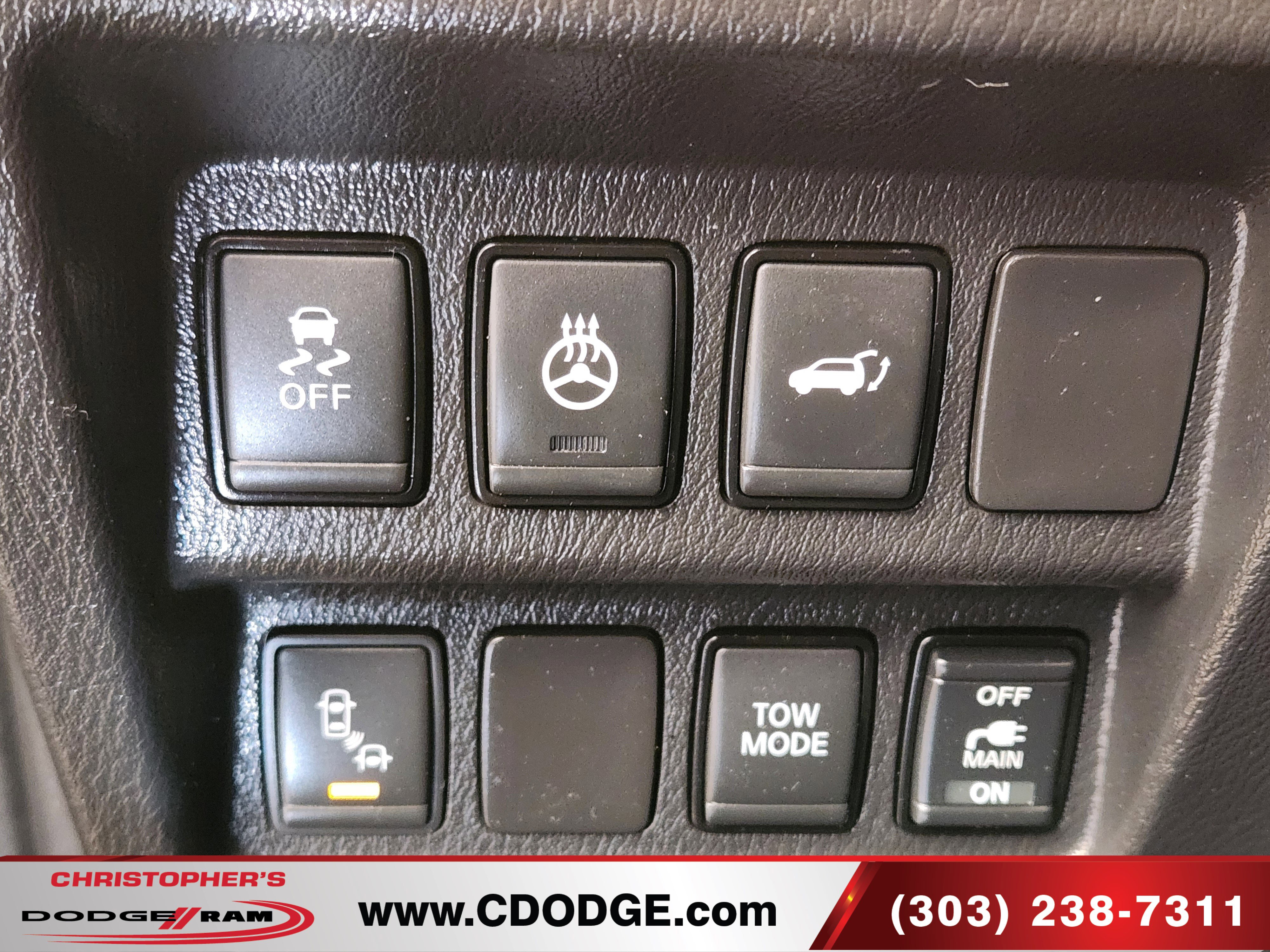 Used 2018 Nissan Pathfinder Platinum image 27