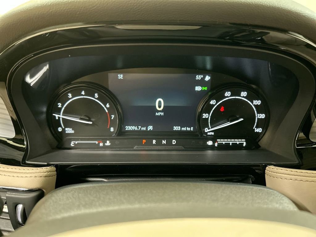 Used 2022 Lincoln Corsair Standard w/ Equipment Group 101A image 13