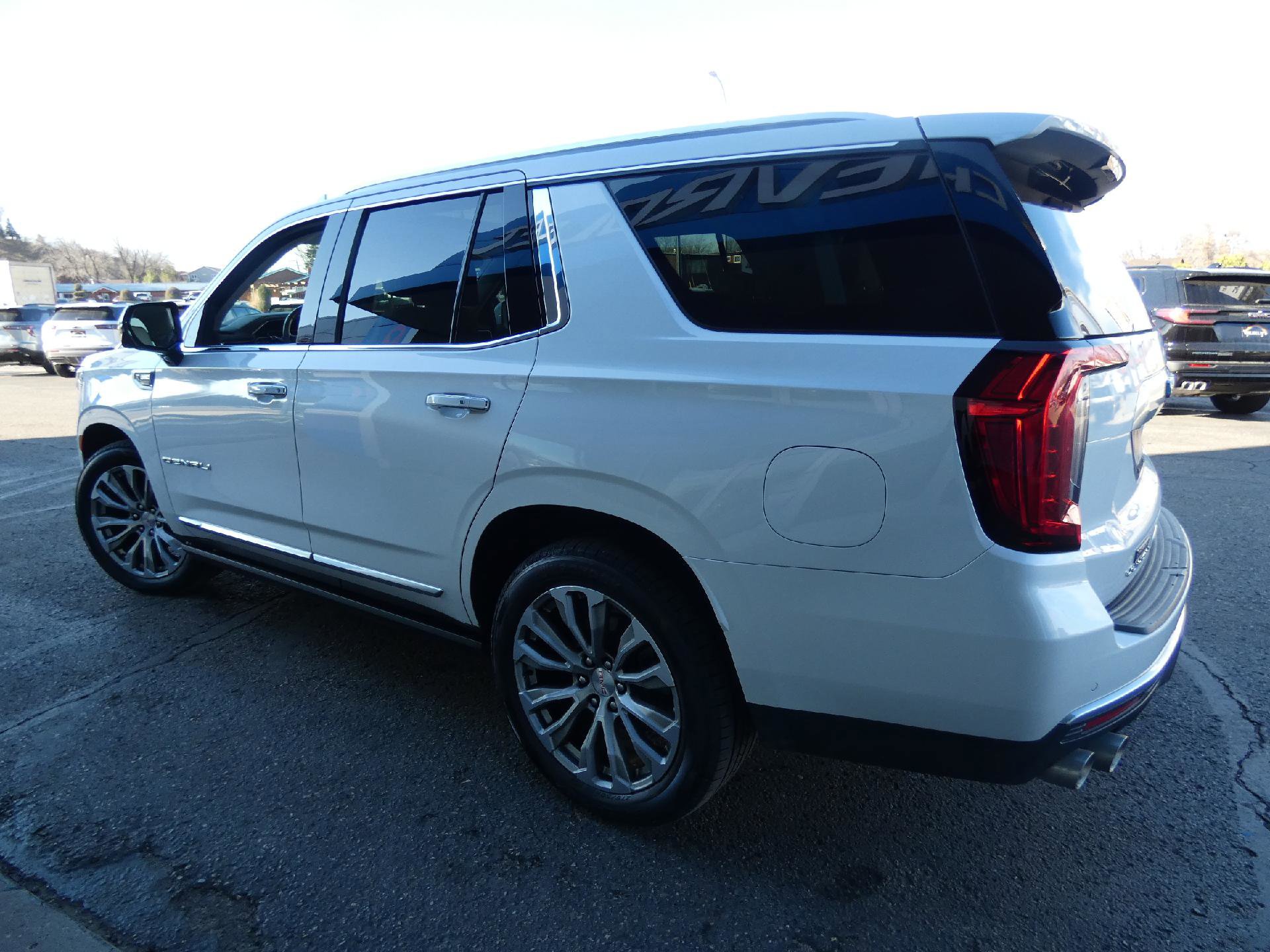 Used 2021 GMC Yukon Denali w/ Denali Ultimate Package image 11