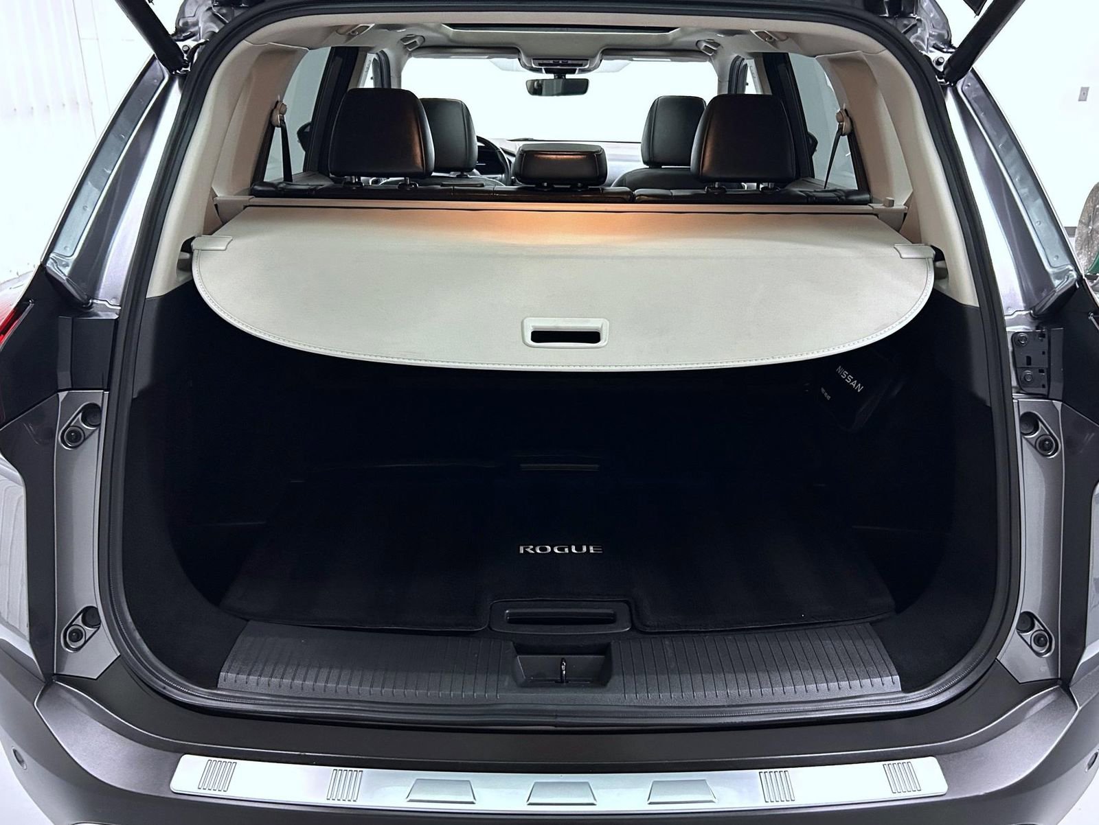 Used 2023 Nissan Rogue Platinum w/ Platinum Premium Package image 21